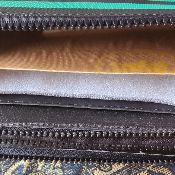 Lacoste wallet - Picture 4 of 6